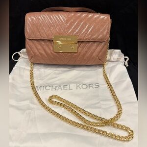 MICHAEL KORS SLOAN (30F5GSLM1L) DUSTY ROSE QUILTED LEATHER MESSENGER BAG